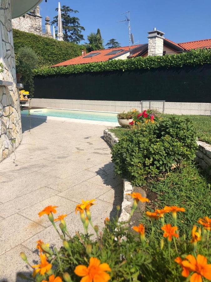 Bed and Breakfast Il Sasso Bianco Comerio Exterior foto