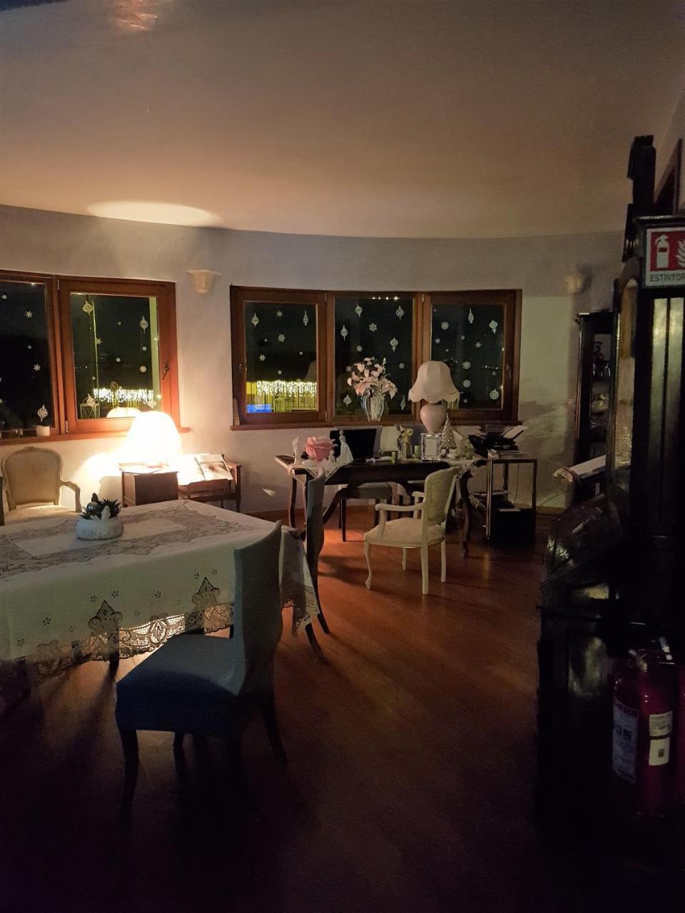 Bed and Breakfast Il Sasso Bianco Comerio Exterior foto