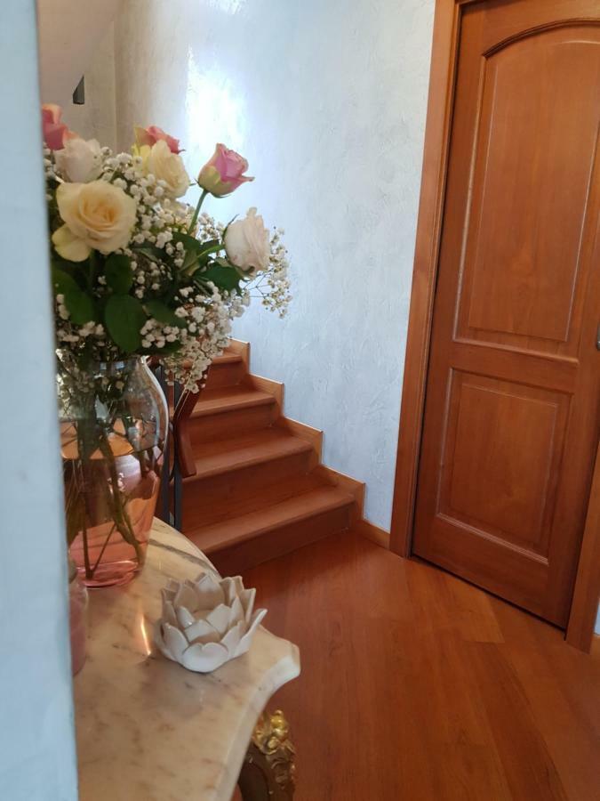 Bed and Breakfast Il Sasso Bianco Comerio Exterior foto