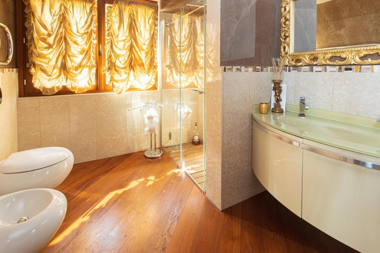 Bed and Breakfast Il Sasso Bianco Comerio Exterior foto